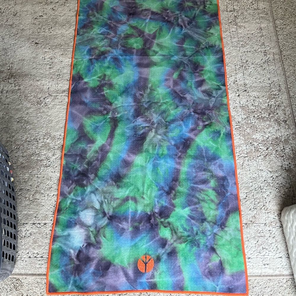 Skidless yogi toes mat